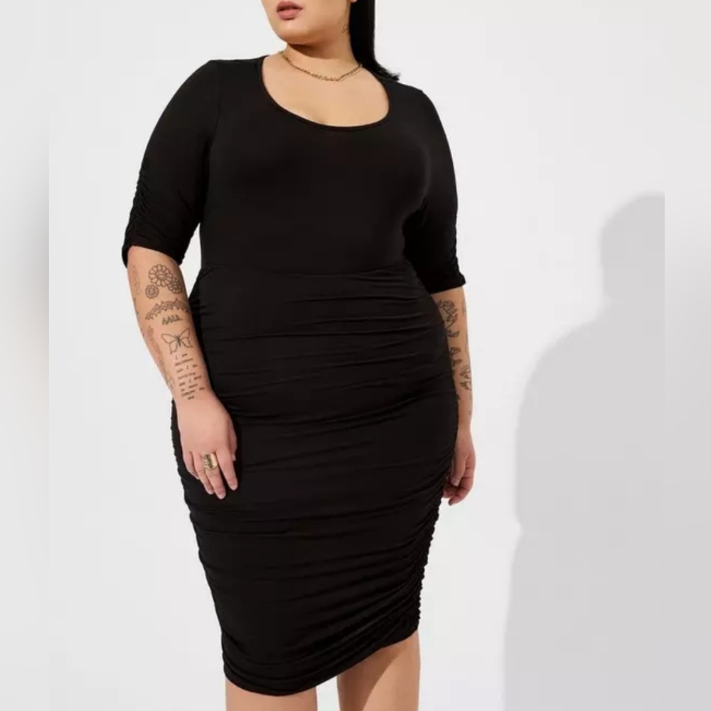 NWT Torrid Super Soft Shirred Black Elbow Sleeve Bodycon Dress Size 2x 18/20